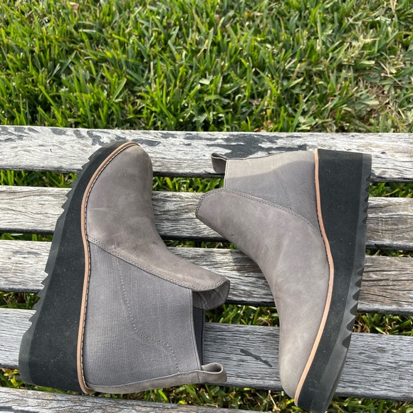 Eileen Fisher grey Nubuck wedge heel booties women’s size 6.5 - Picture 3 of 9